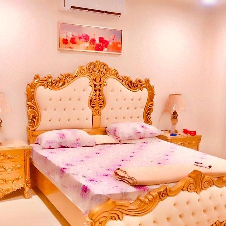 Atrium High Suite 2Bed Family Apartment Near Giga Mall Islamabad Bagian luar foto