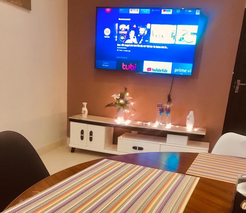 Atrium High Suite 2Bed Family Apartment Near Giga Mall Islamabad Bagian luar foto